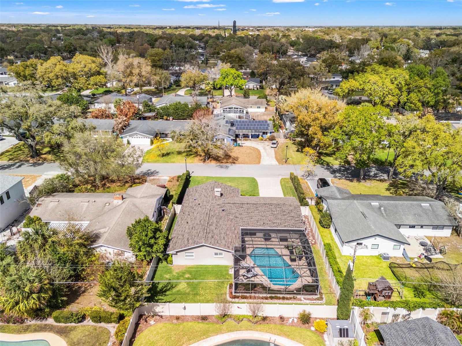 2040 THUNDERBIRD TRL