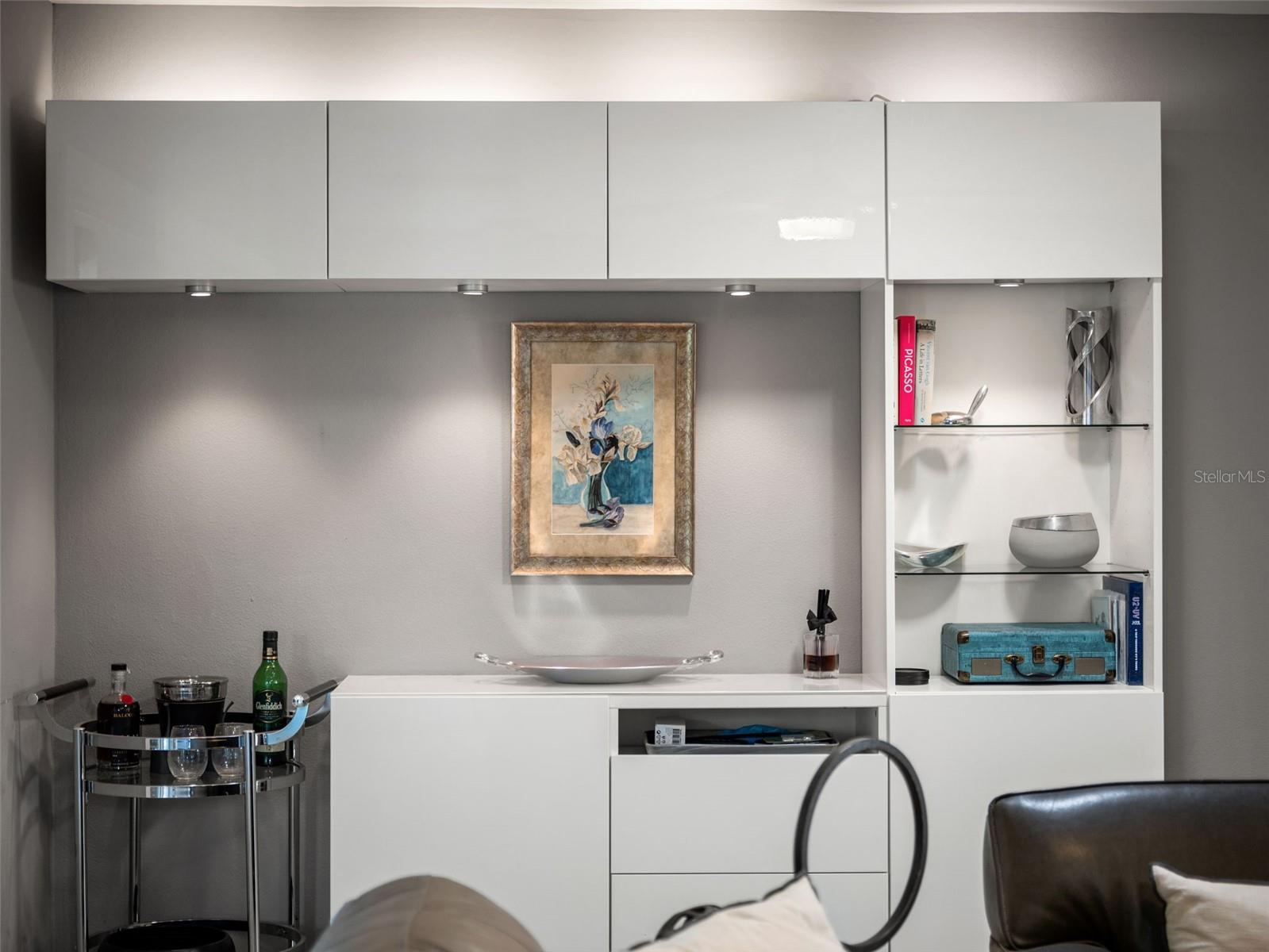 2040 THUNDERBIRD TRL