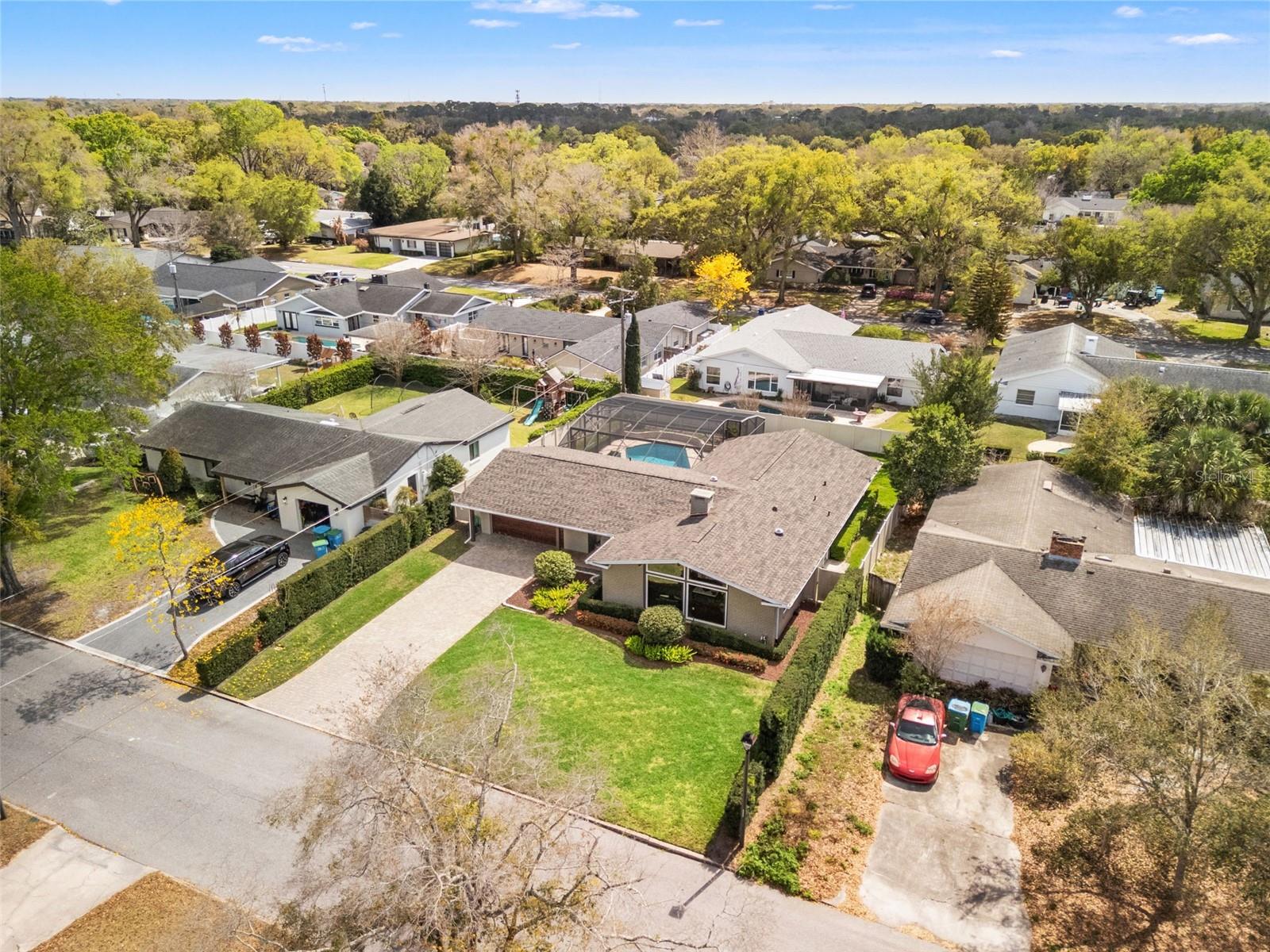 2040 THUNDERBIRD TRL