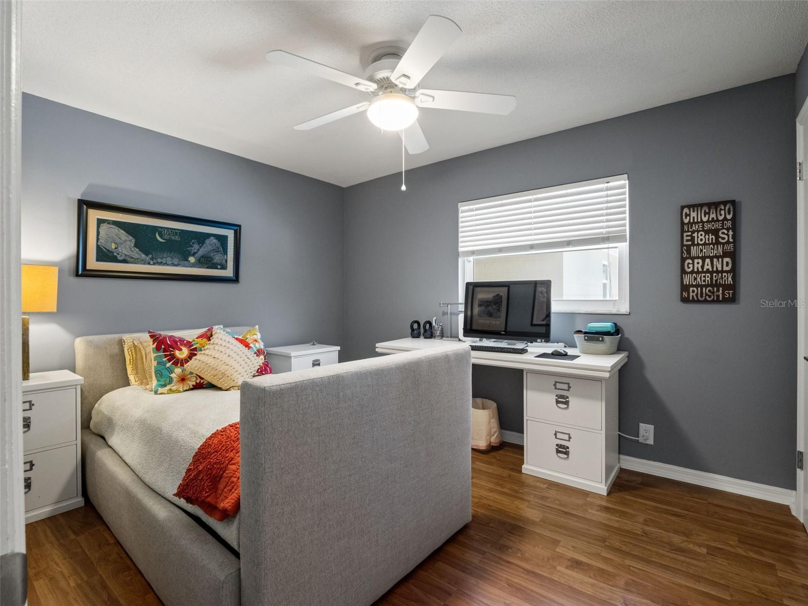 2040 THUNDERBIRD TRL