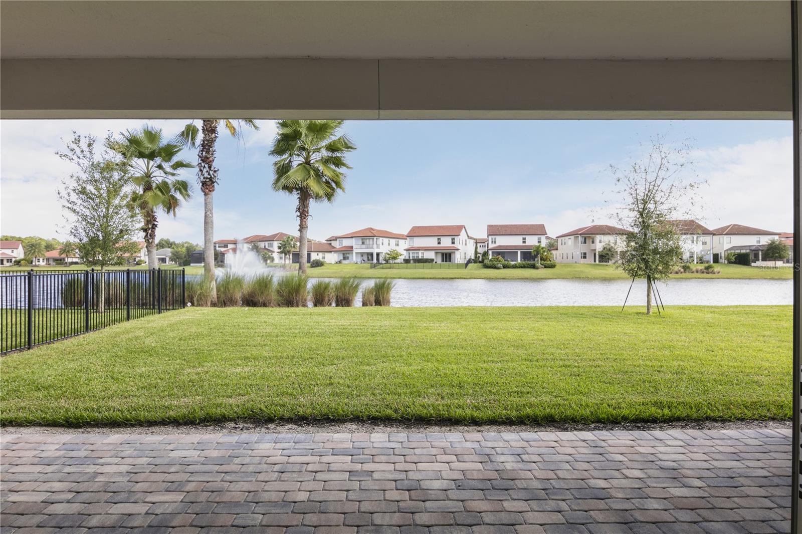 10475 ROYAL CYPRESS WAY