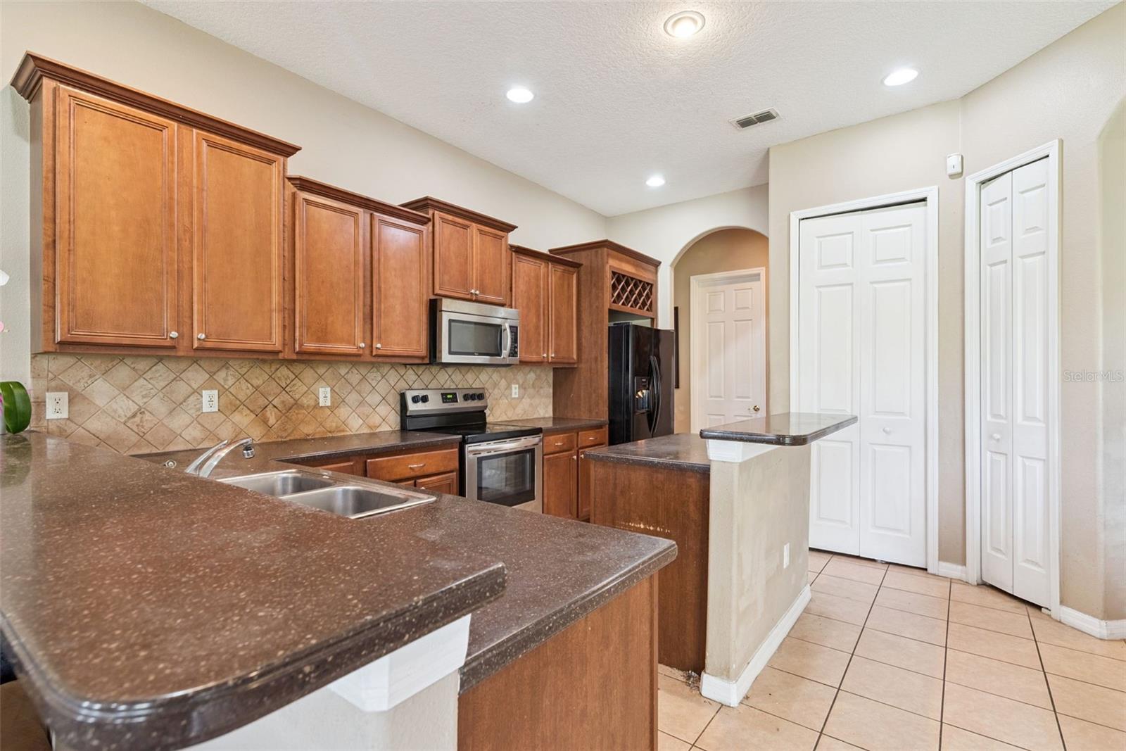 16249 TUDOR GROVE DR