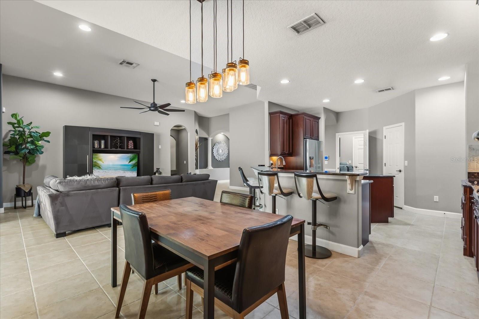 4904 LEGACY OAKS DR