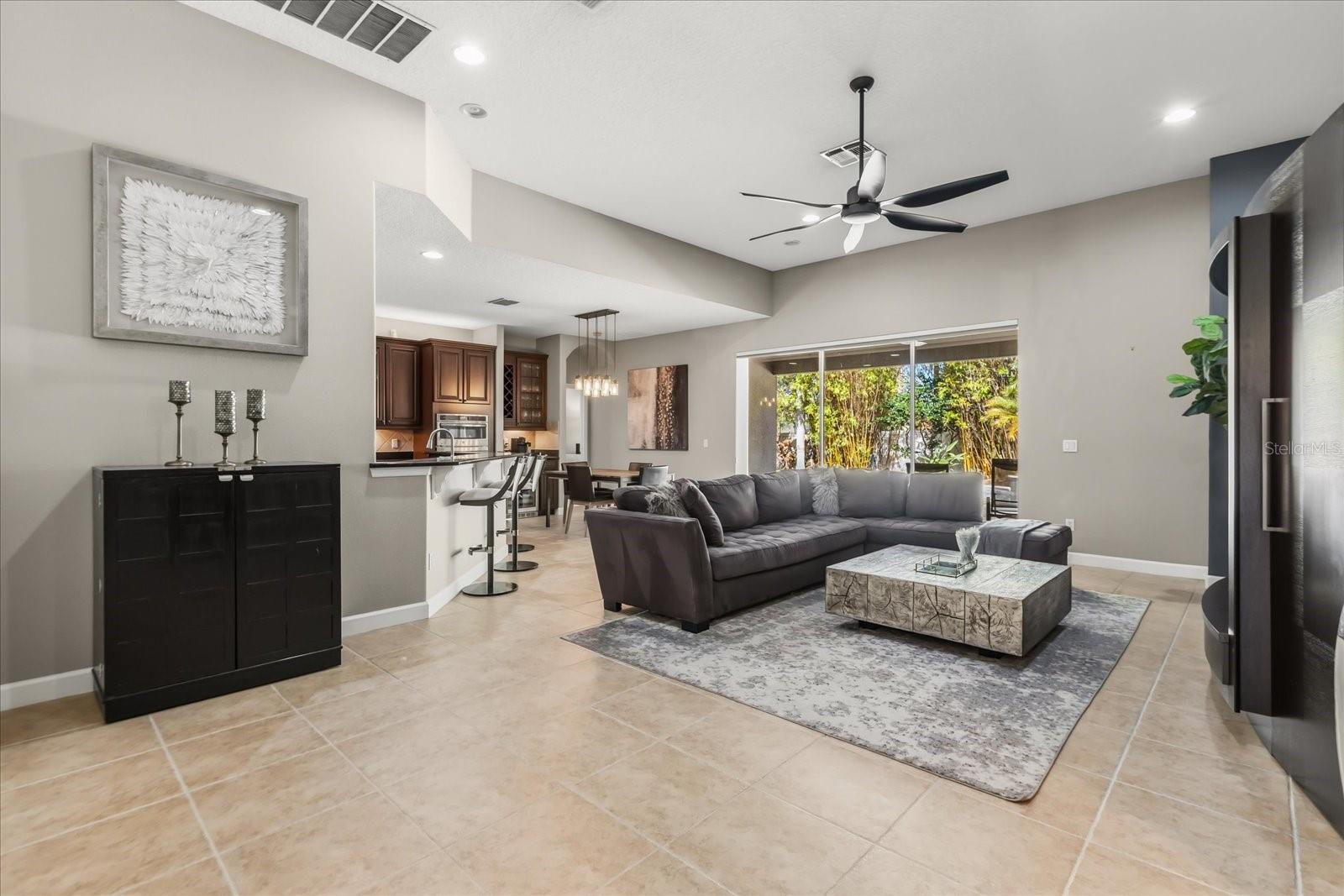 4904 LEGACY OAKS DR