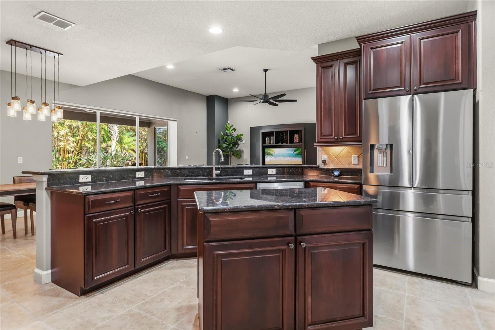 4904 LEGACY OAKS DR