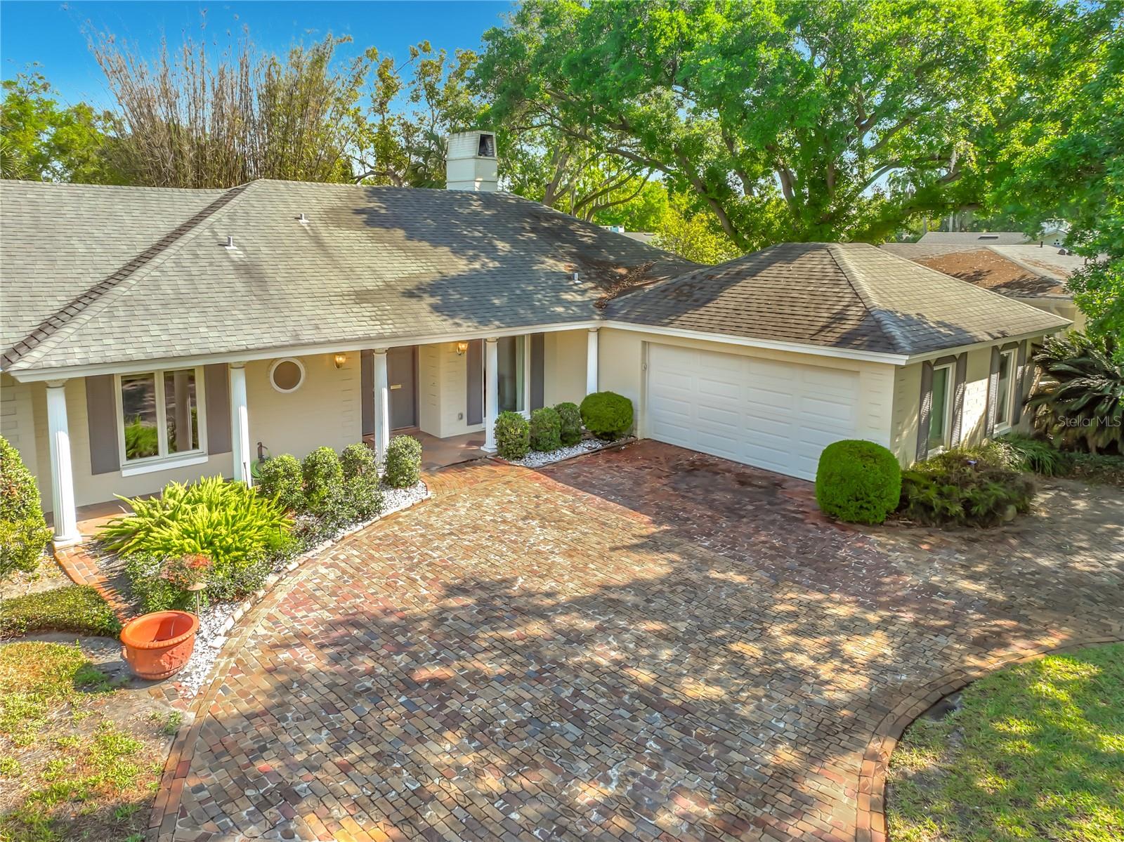 823 GRANVILLE DR
