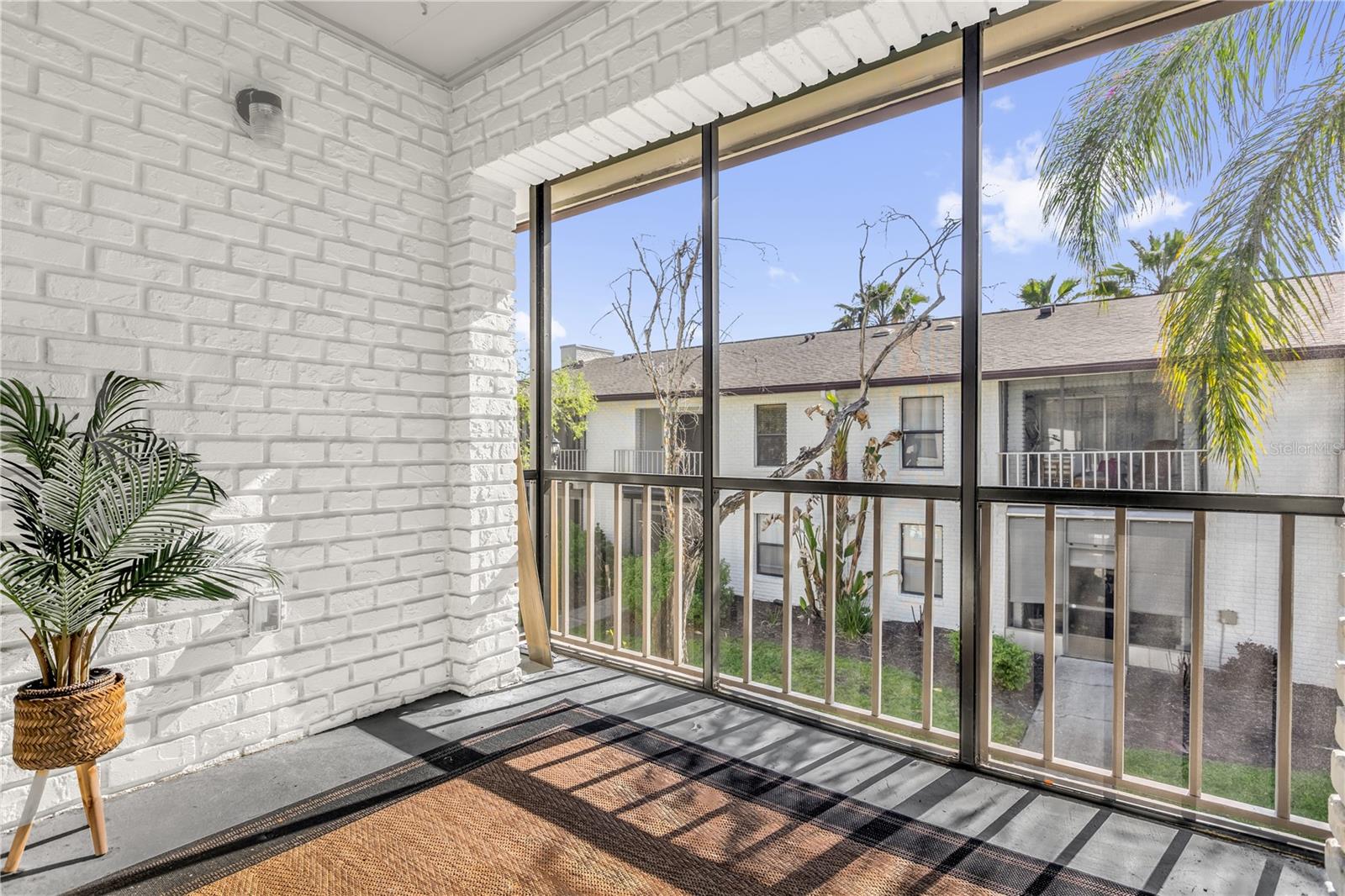 2916 PLAZA TERRACE DRIVE #2916