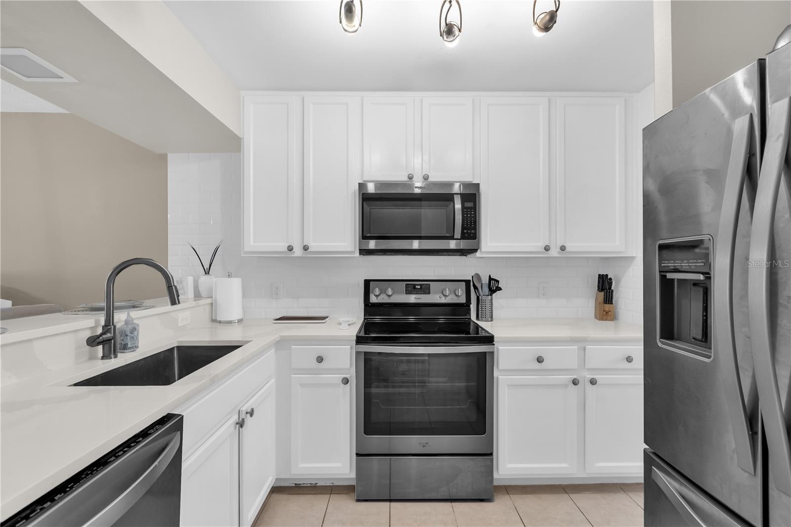 2916 PLAZA TERRACE DRIVE #2916