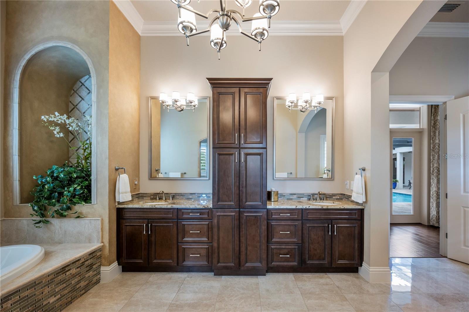 11418 WATERSTONE LOOP DR