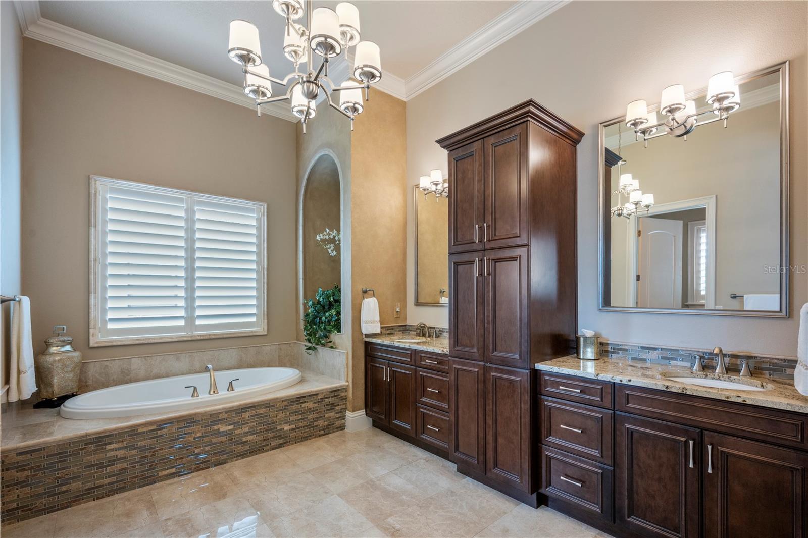 11418 WATERSTONE LOOP DR