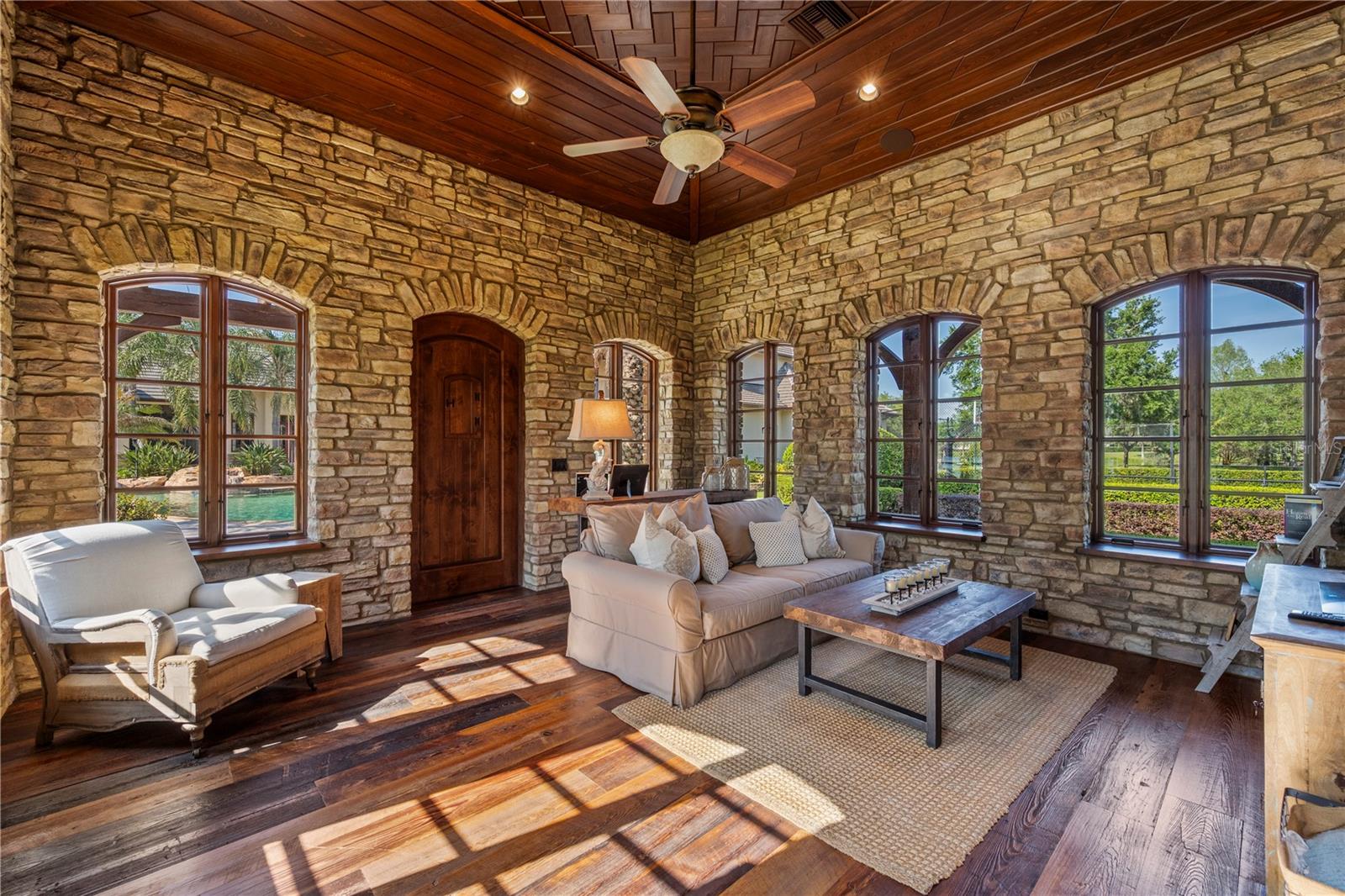 9121 TIBET POINTE CIR