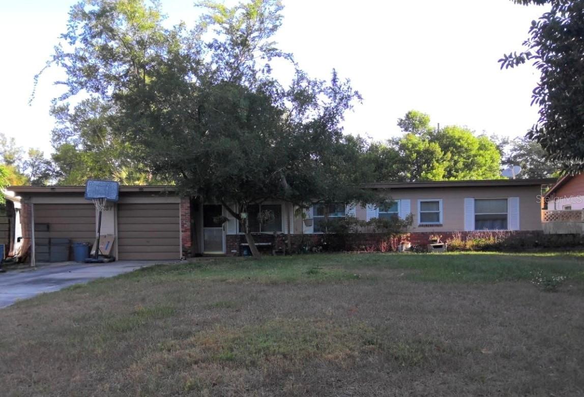 2237 WOODCREST DR