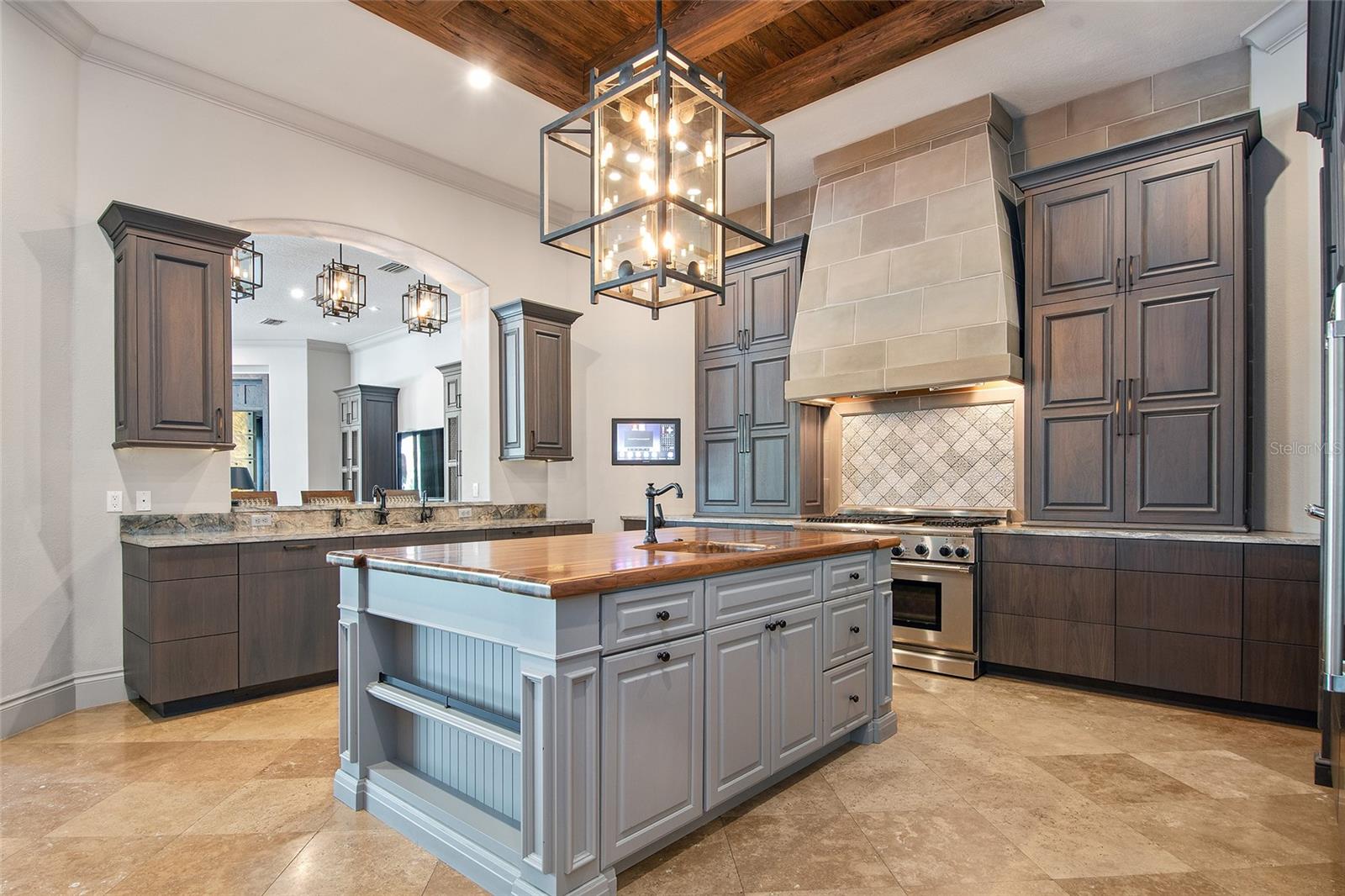 9349 TIBET POINTE CIR