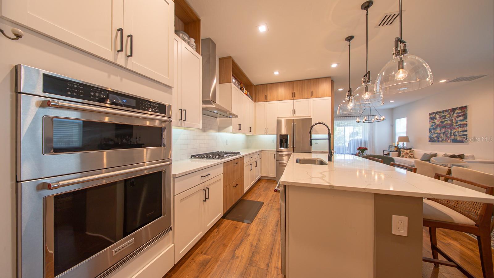 15717 VETTA DR