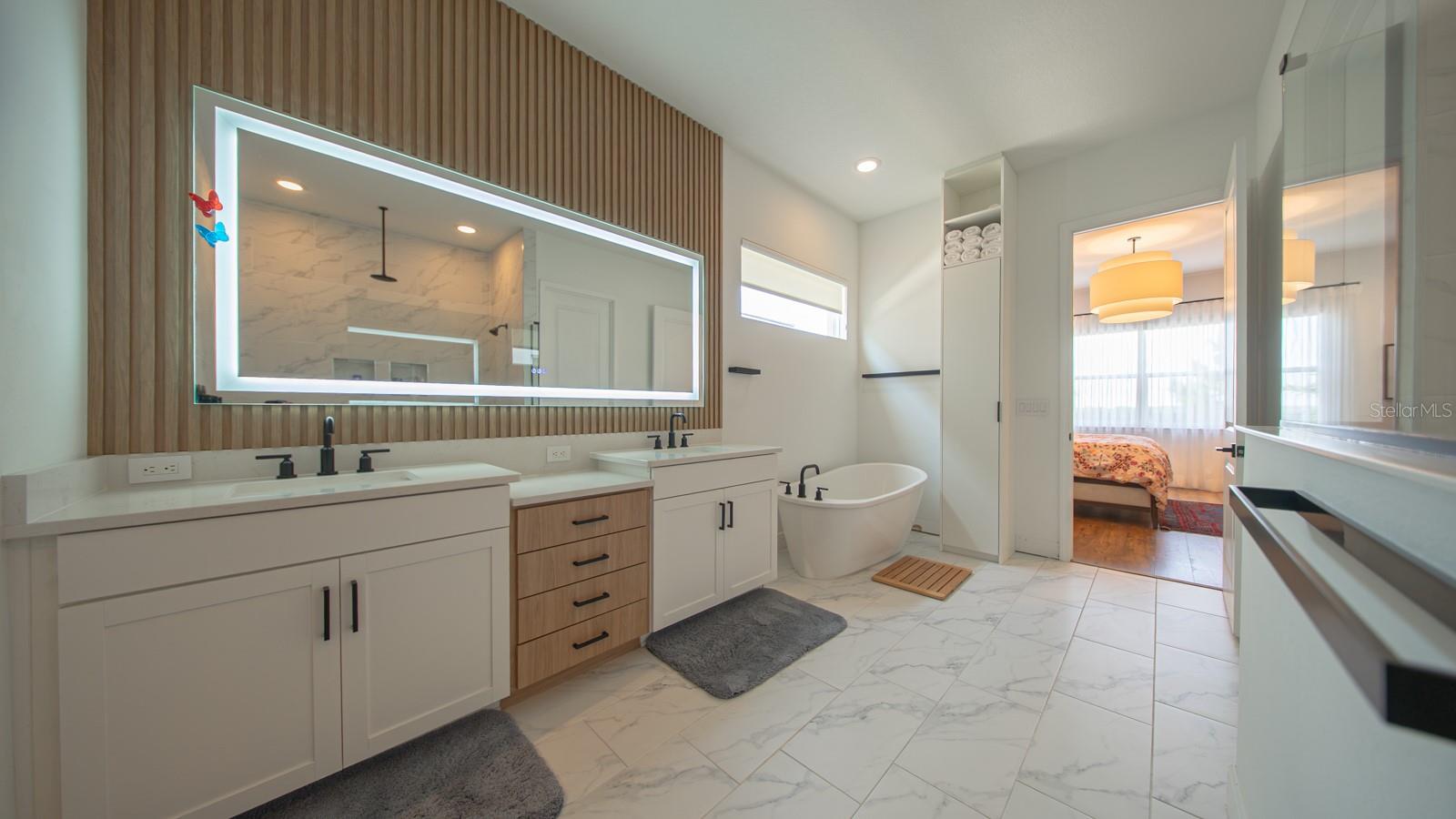 15717 VETTA DR
