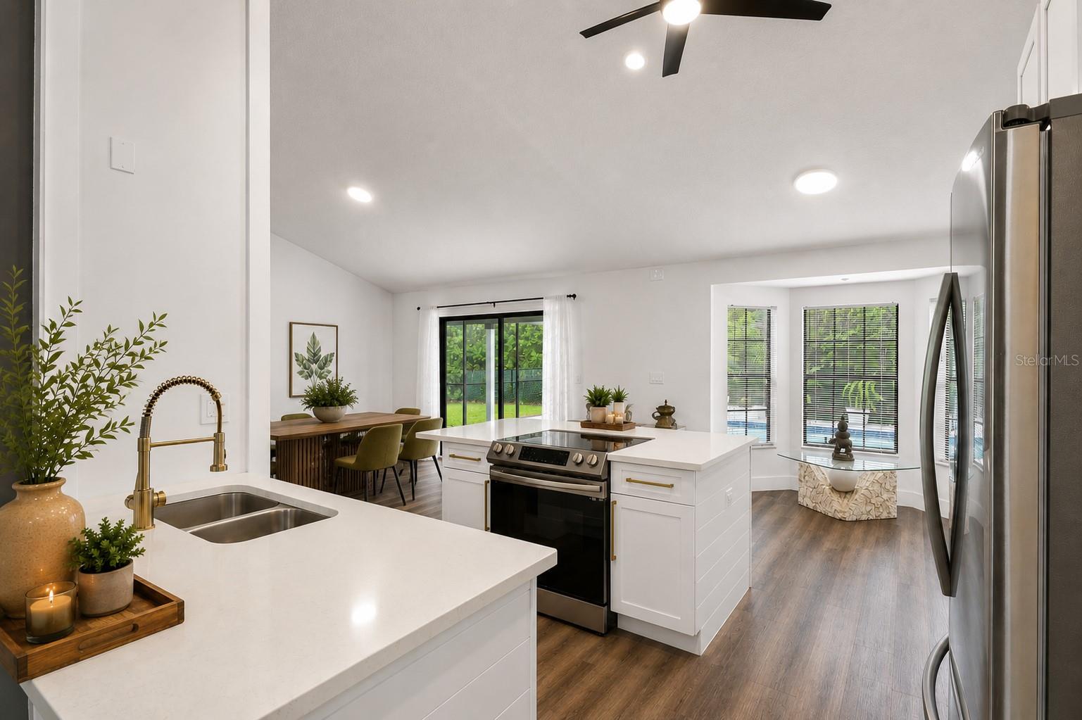 1012 WILLA LAKE CIR