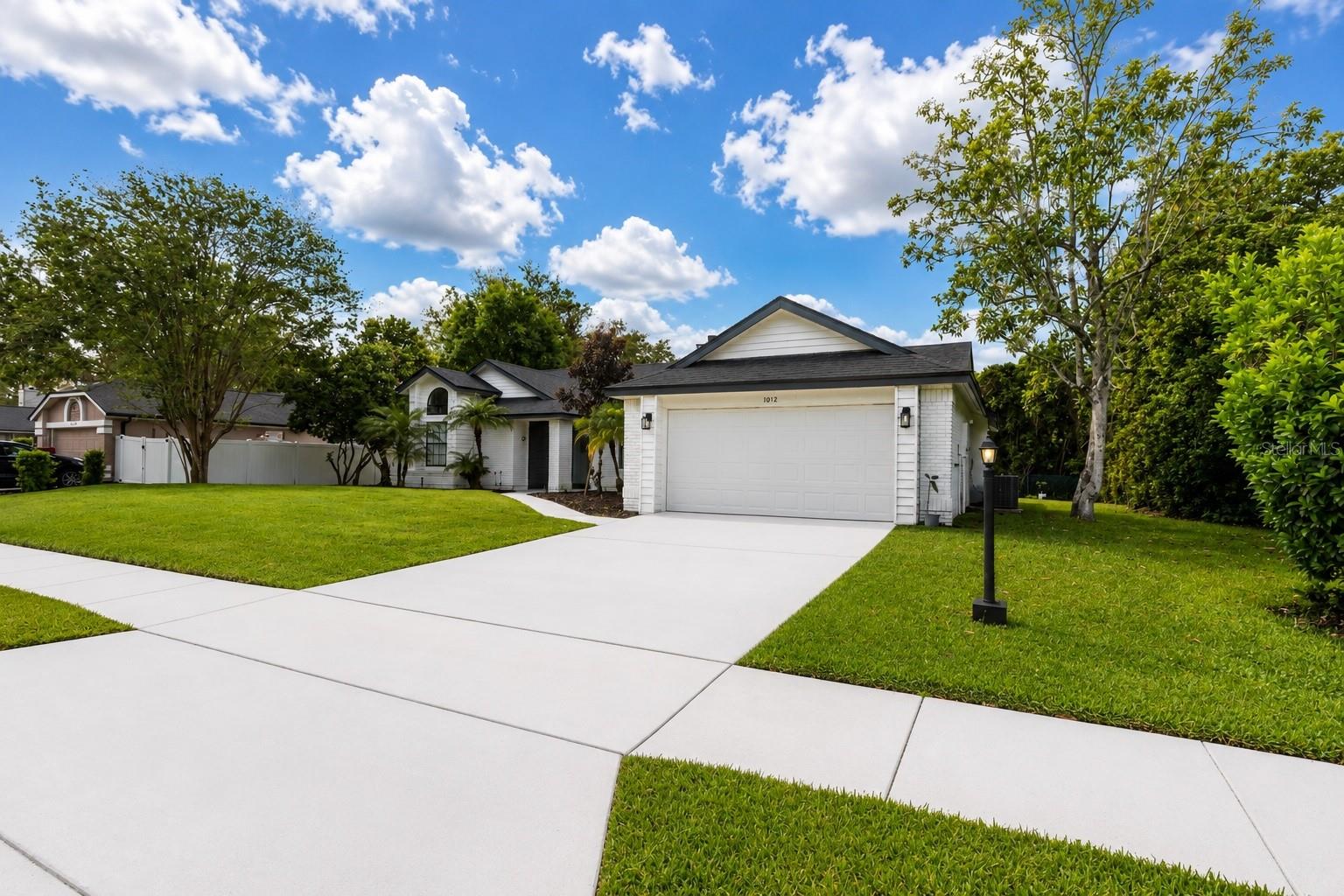 1012 WILLA LAKE CIR