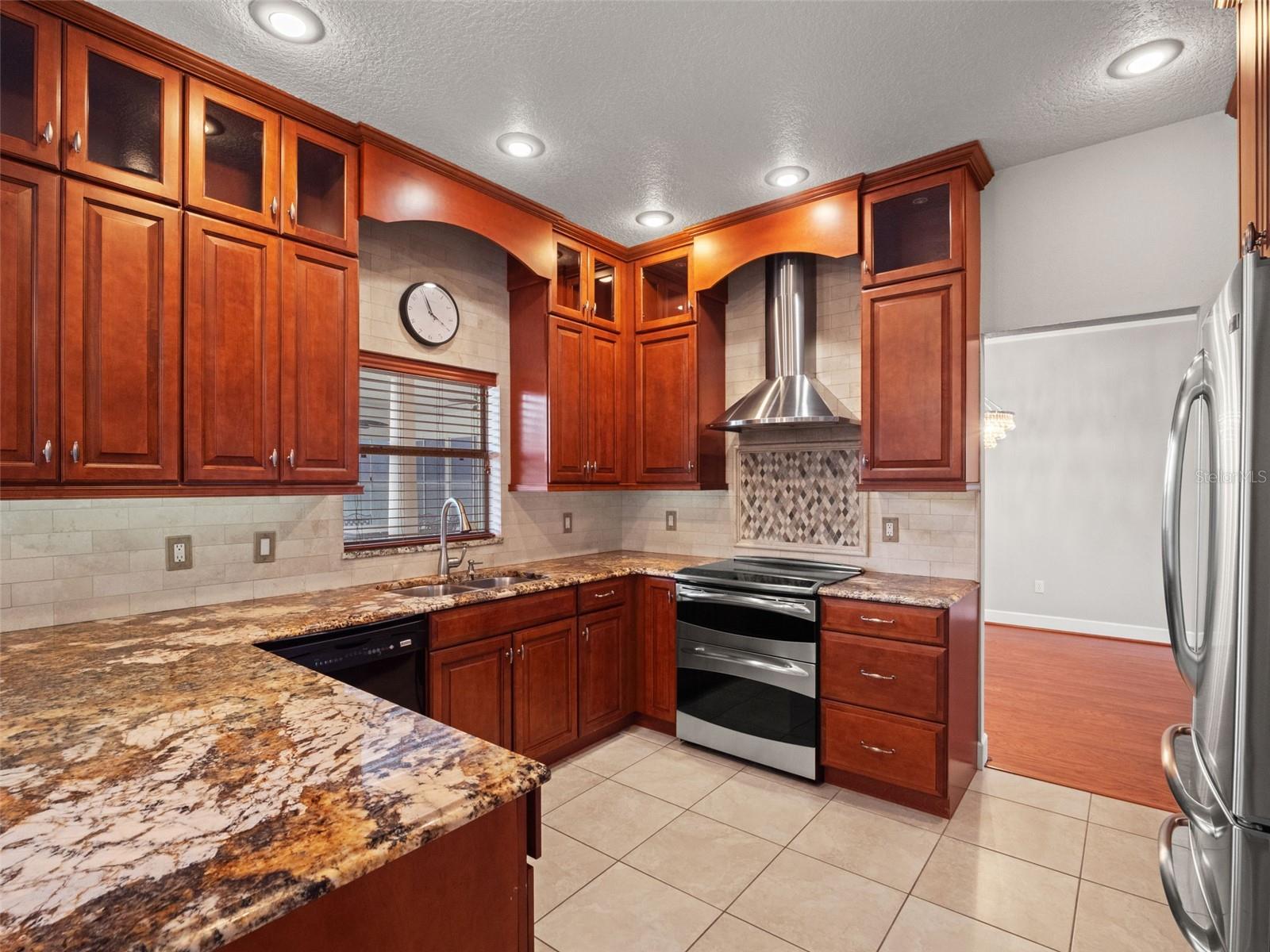 2394 HUNTINGDALE LN