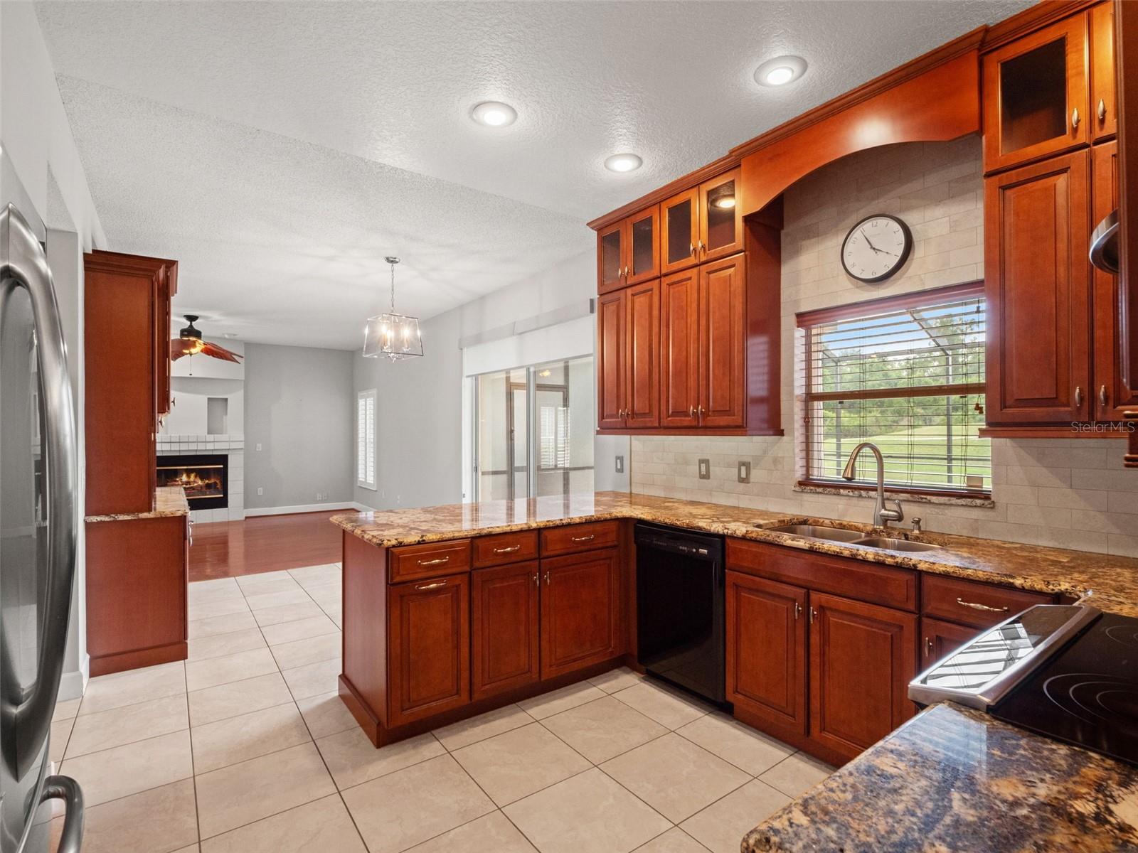 2394 HUNTINGDALE LN