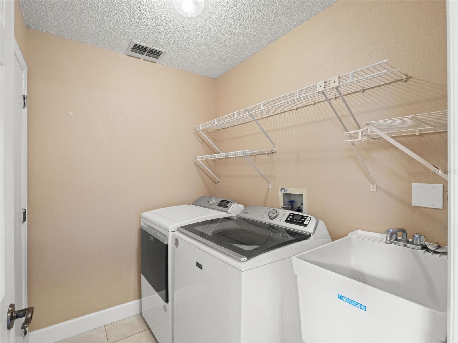 2394 HUNTINGDALE LN