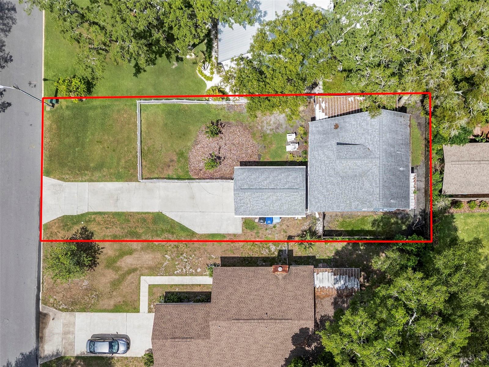 1871 BRYAN AVE