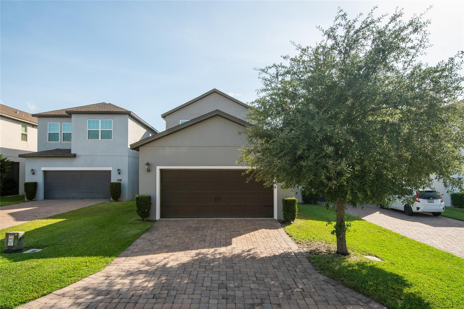 2241 WHITE FEATHER LOOP
