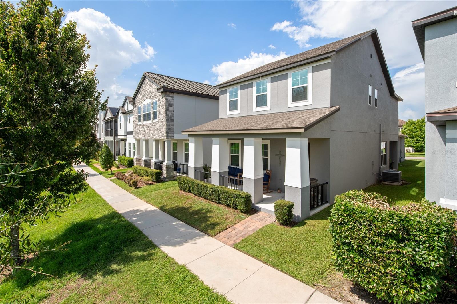 2241 WHITE FEATHER LOOP