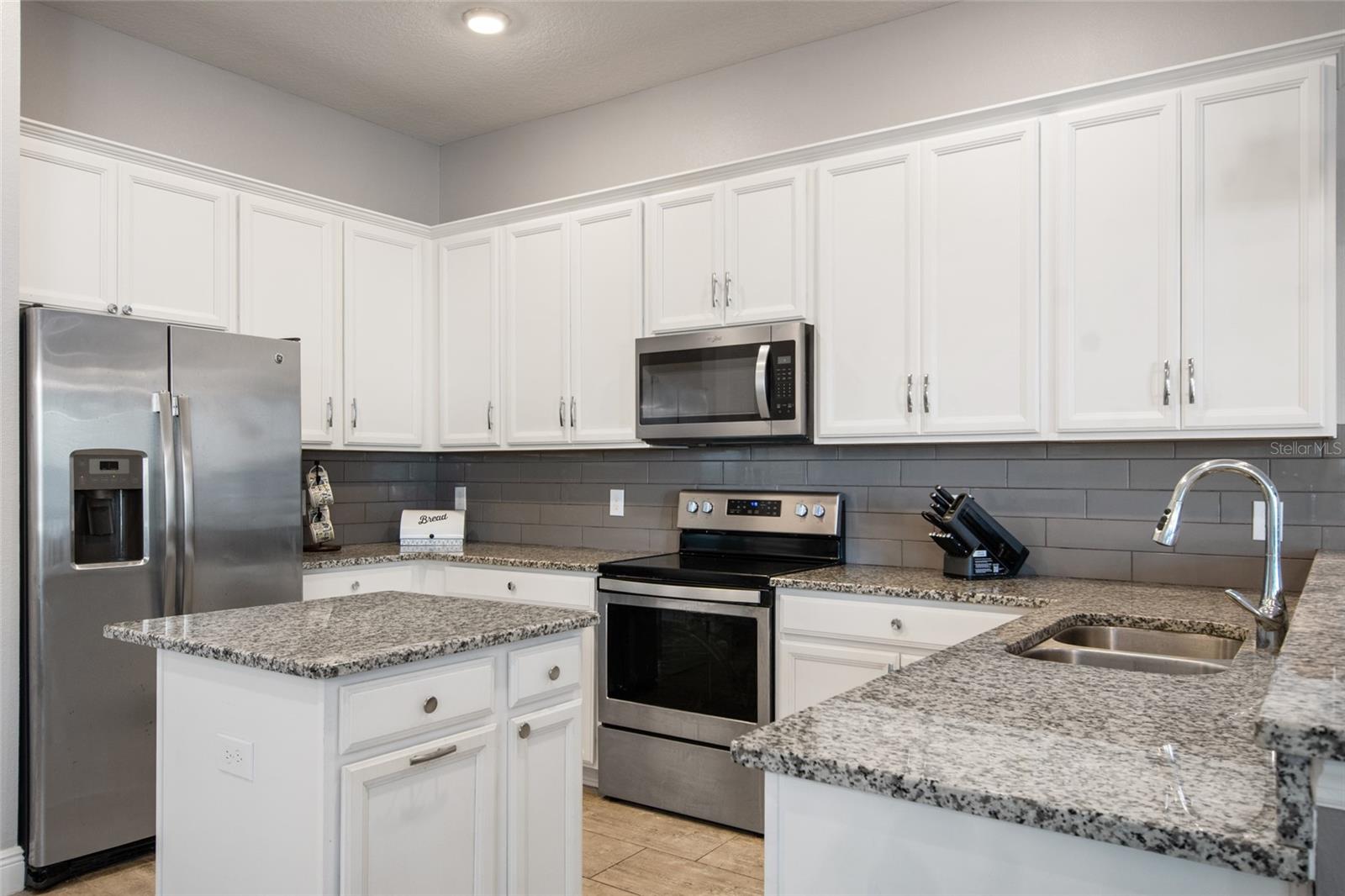 2241 WHITE FEATHER LOOP