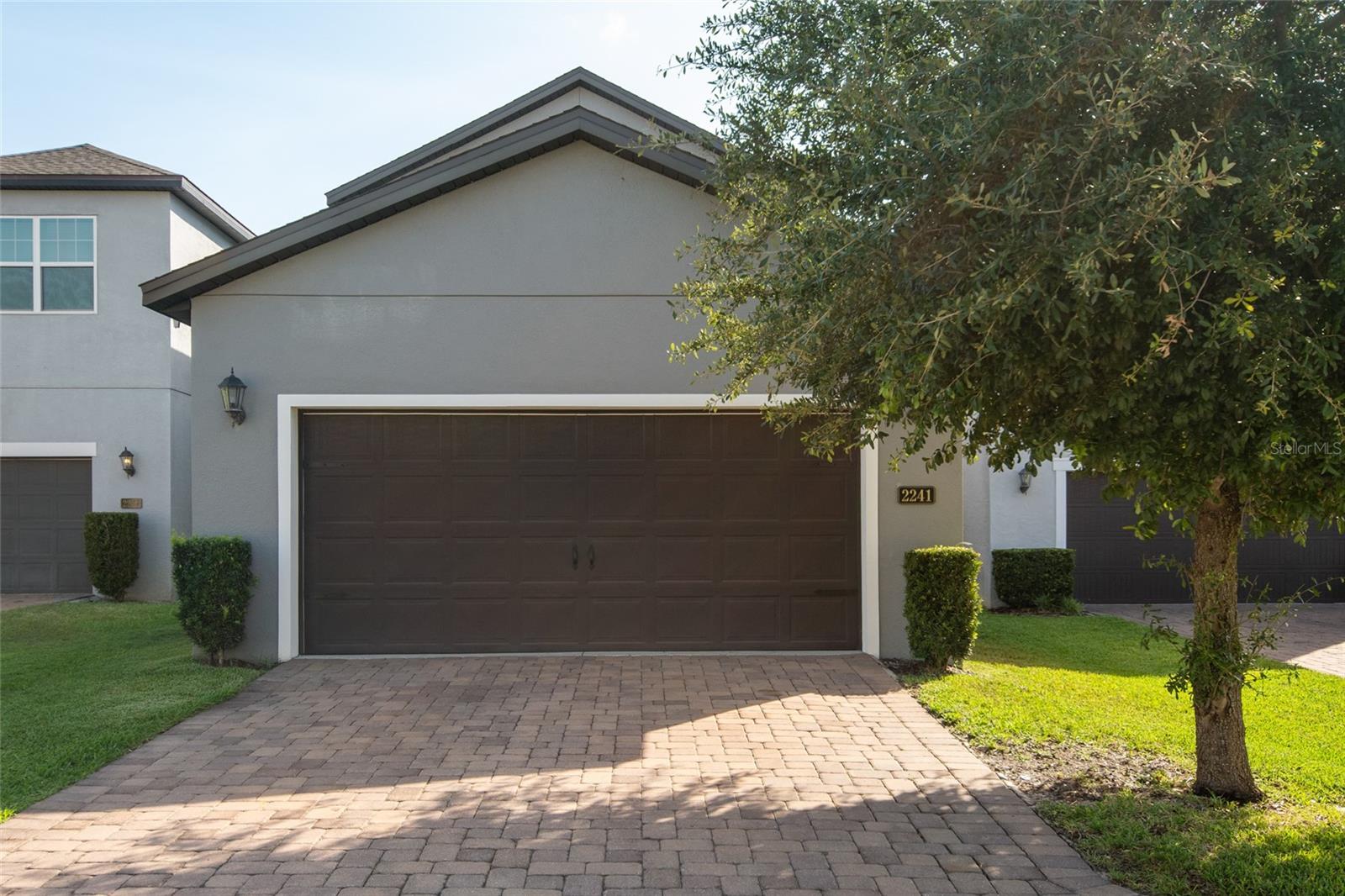 2241 WHITE FEATHER LOOP