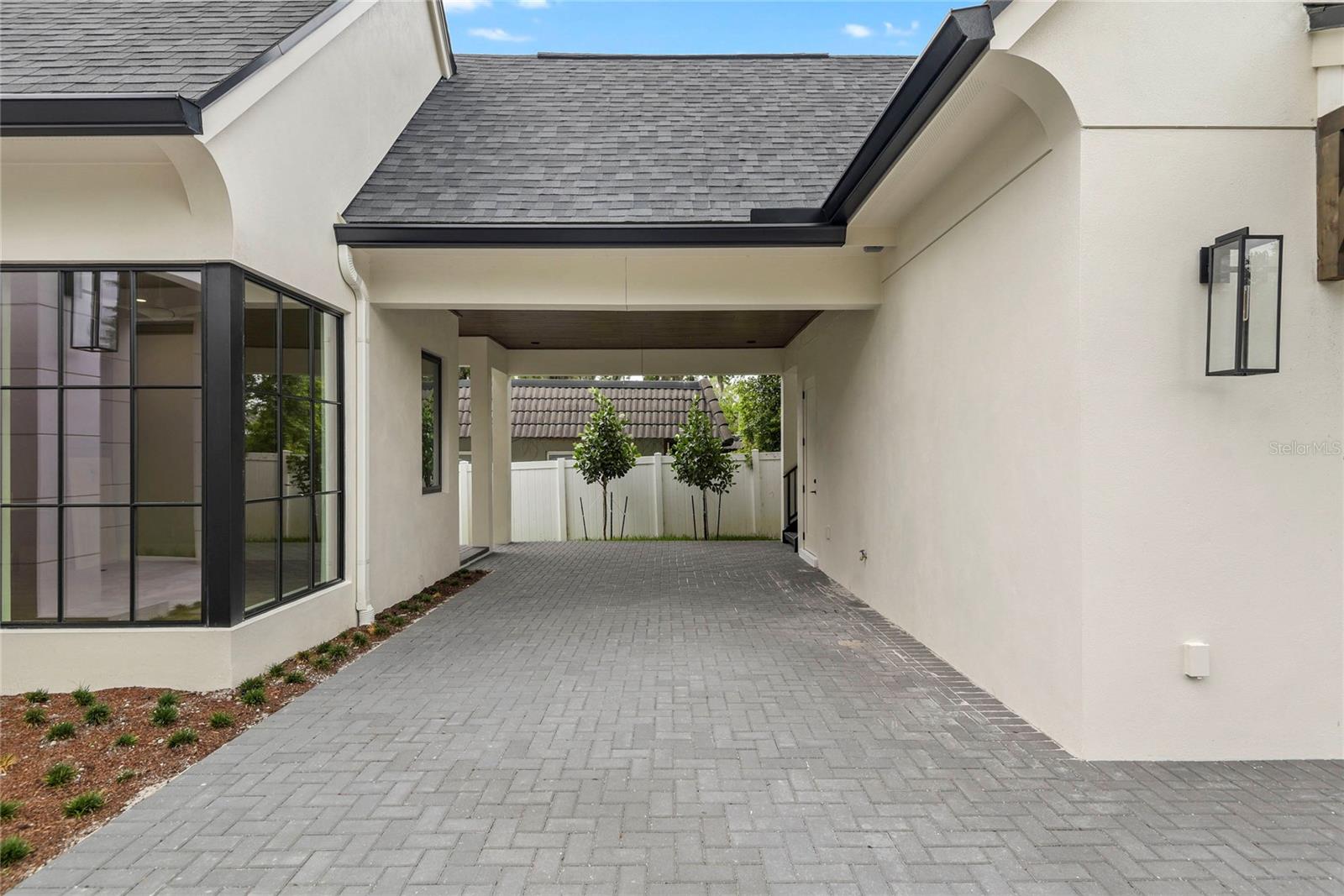 3222 HOLLIDAY AVE