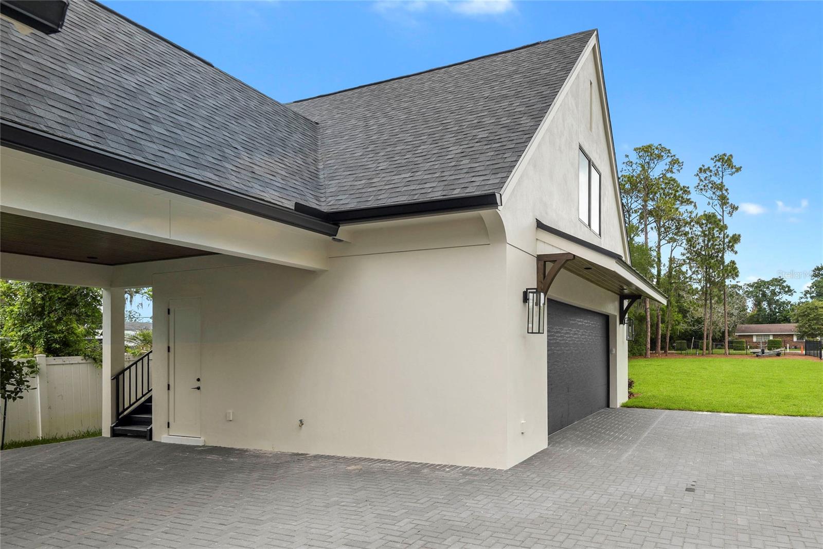 3222 HOLLIDAY AVE