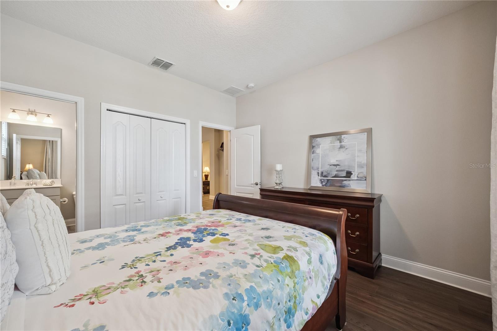1143 HULL ISLAND DR