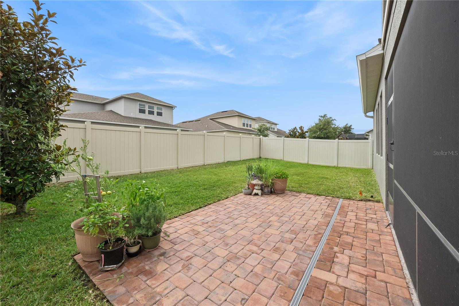 1143 HULL ISLAND DR