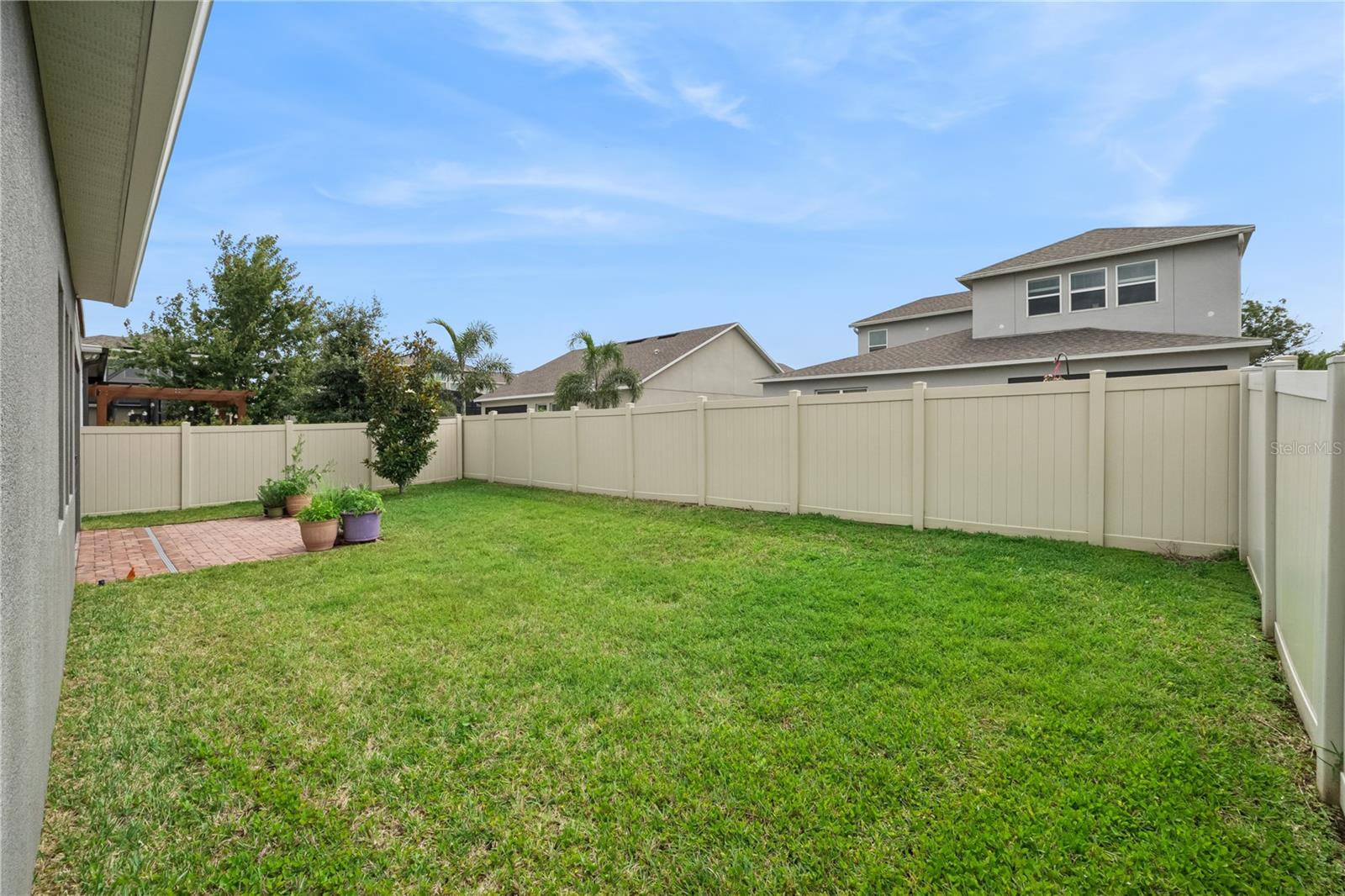 1143 HULL ISLAND DR