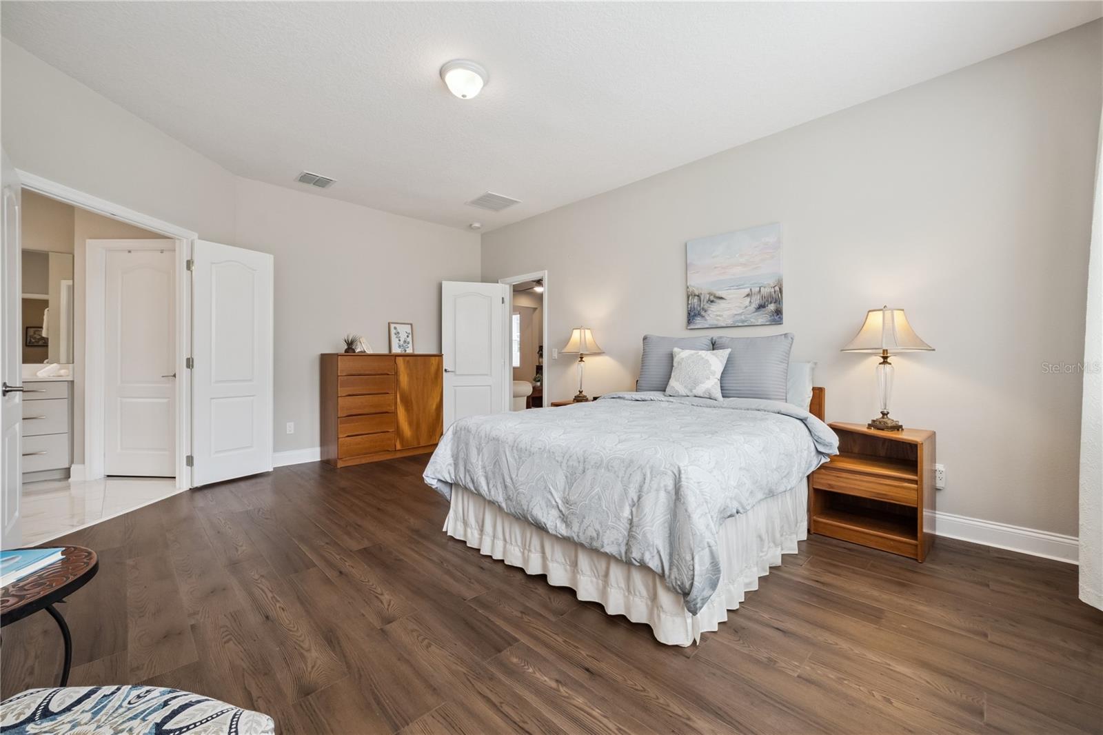 1143 HULL ISLAND DR