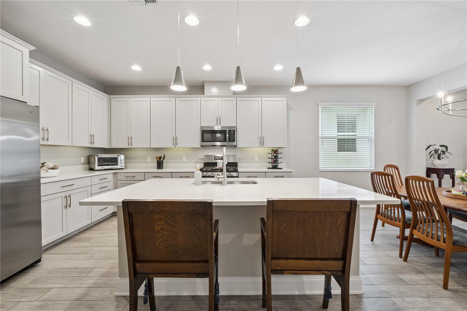 1143 HULL ISLAND DR