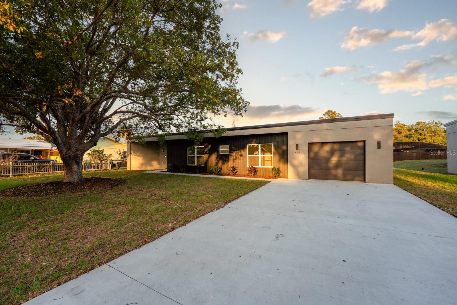 455 RIVERVIEW AVE