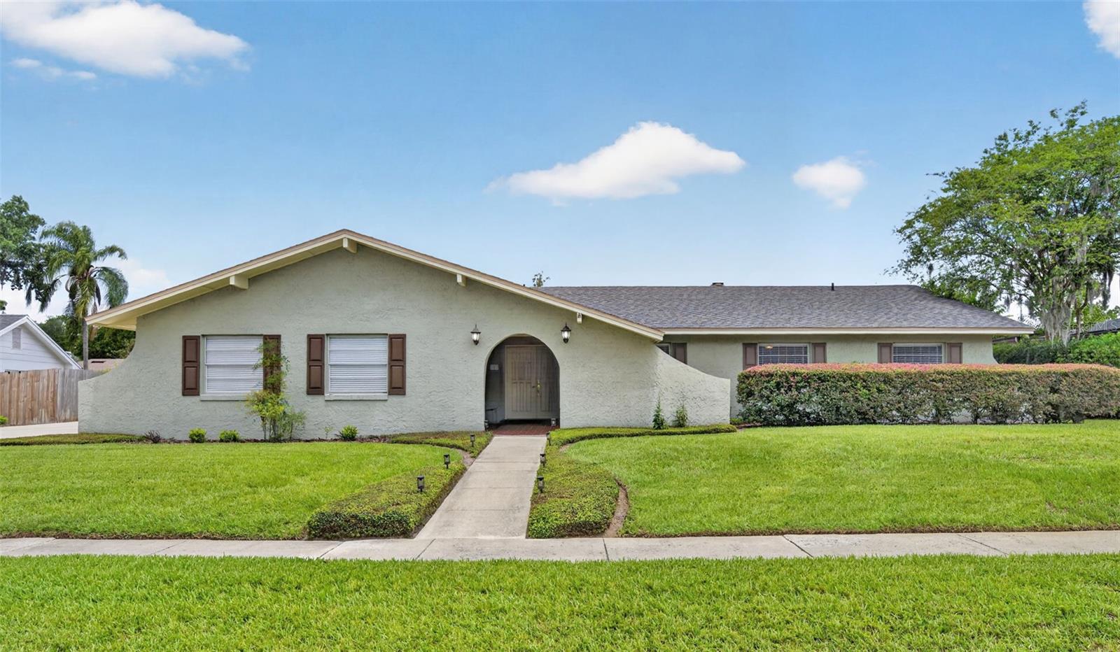 151 WHITE OAK CIR
