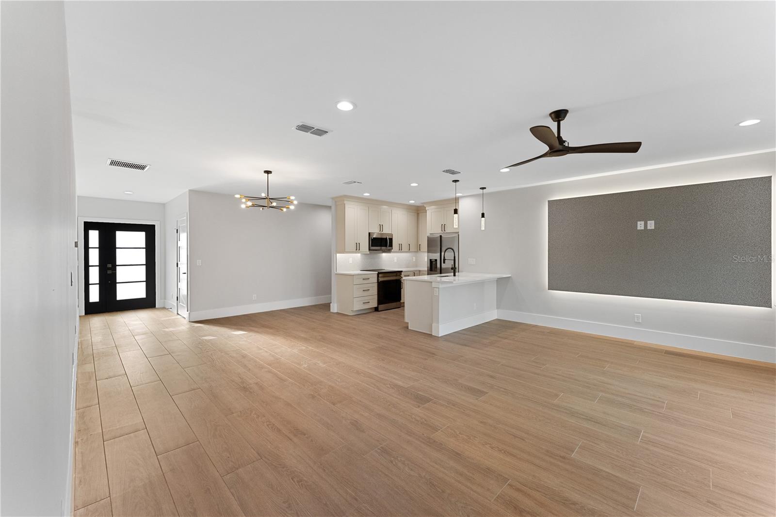 457 RIVERVIEW AVE