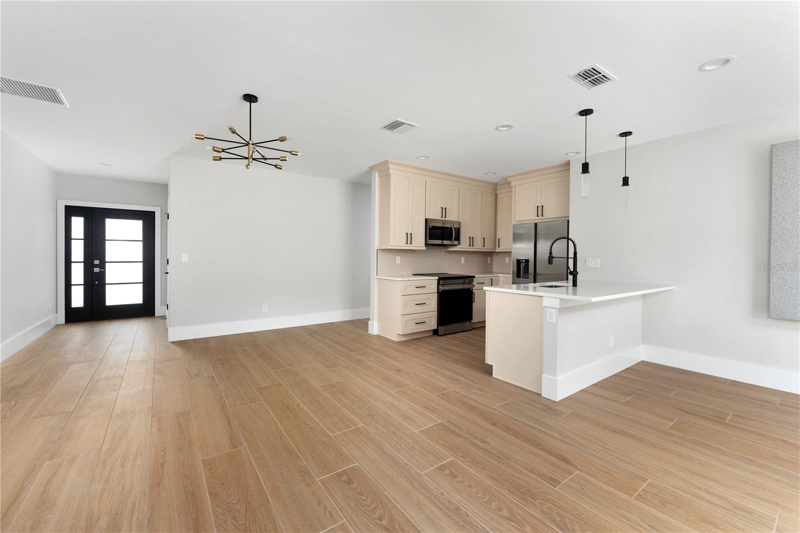 457 RIVERVIEW AVE