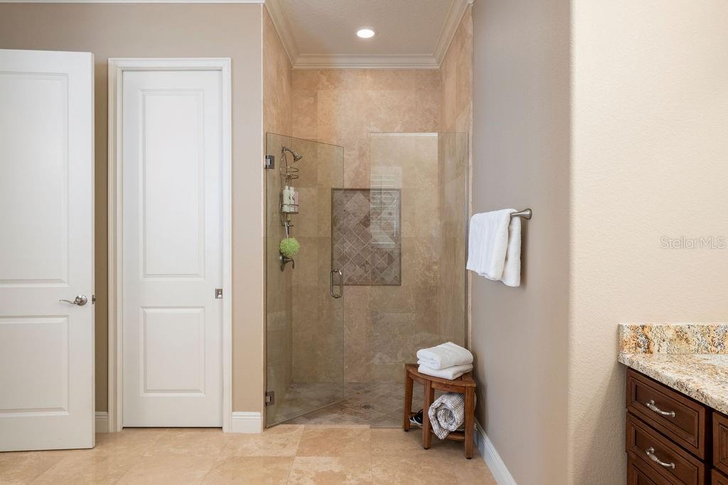 11832 WATERSTONE LOOP DR