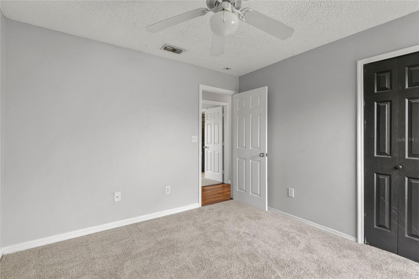 301 S CAPEN AVE