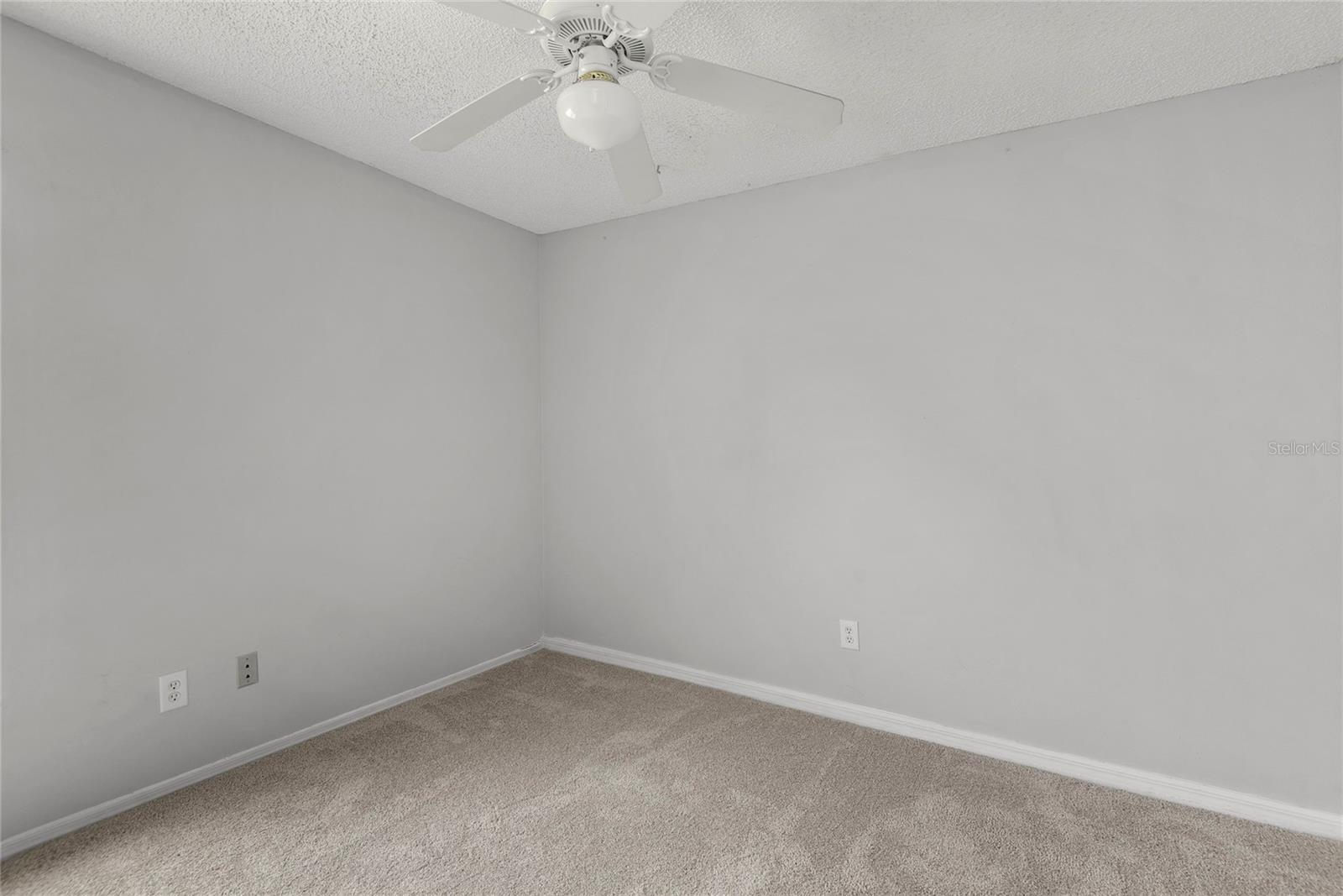 301 S CAPEN AVE