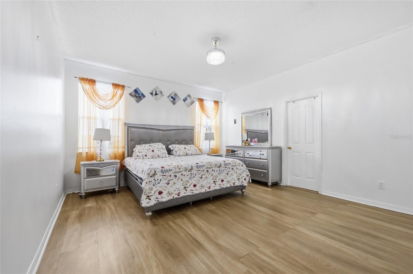 7254 COUNTRY RUN PKWY