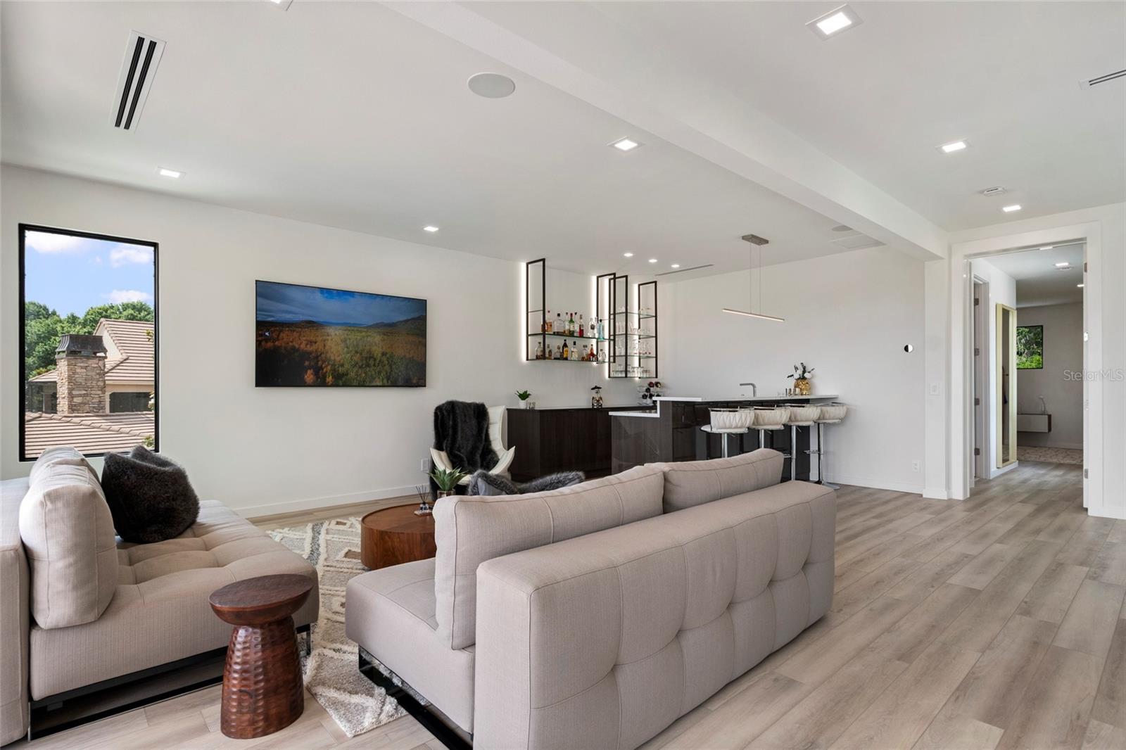 9061 RON DEN LN