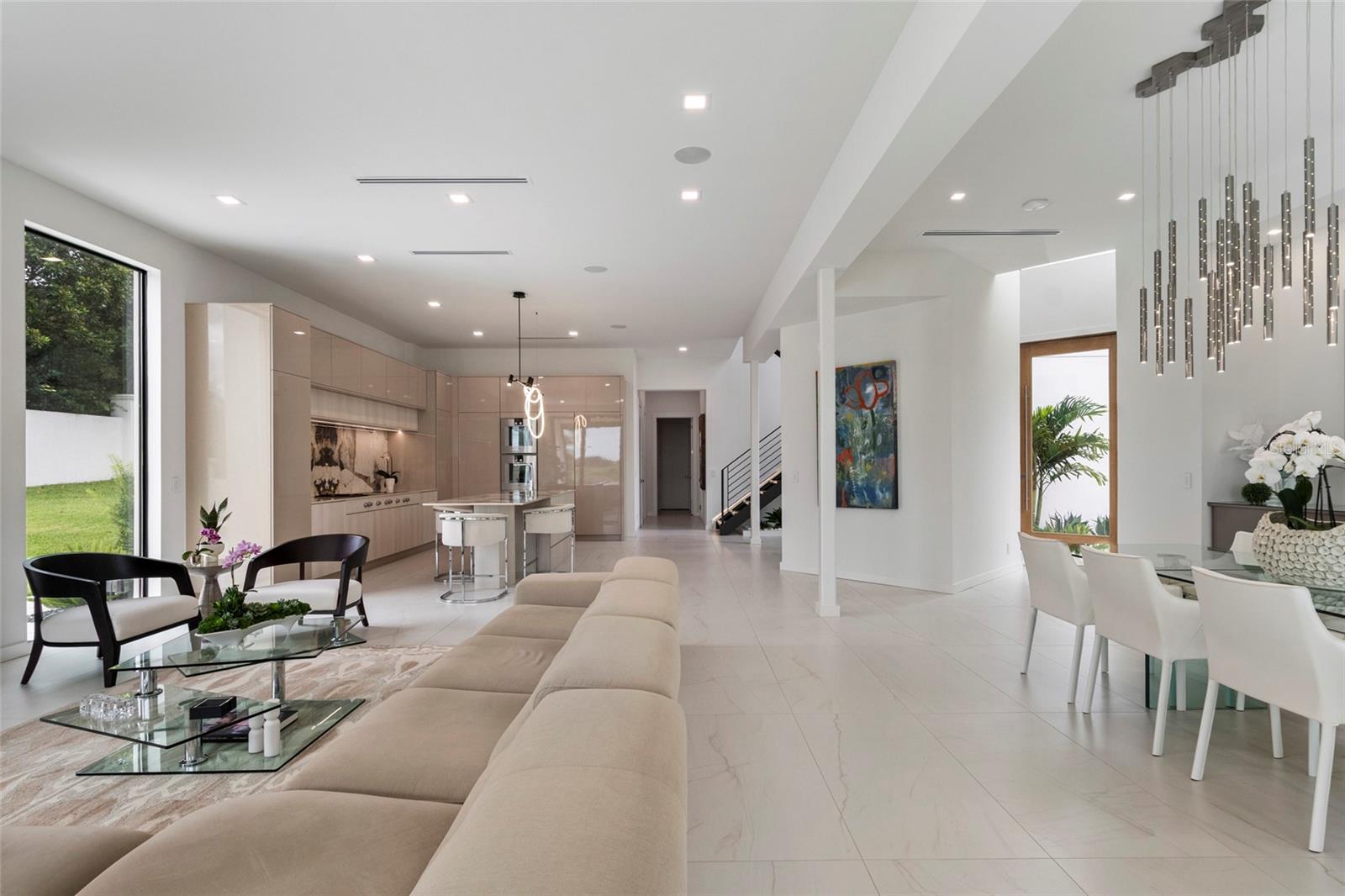 9061 RON DEN LN