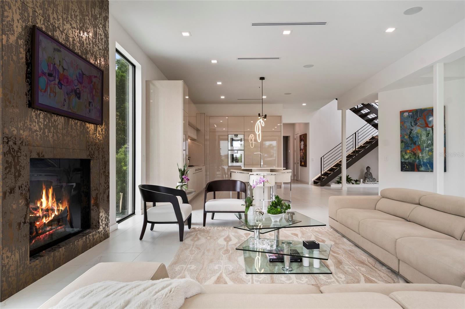 9061 RON DEN LN