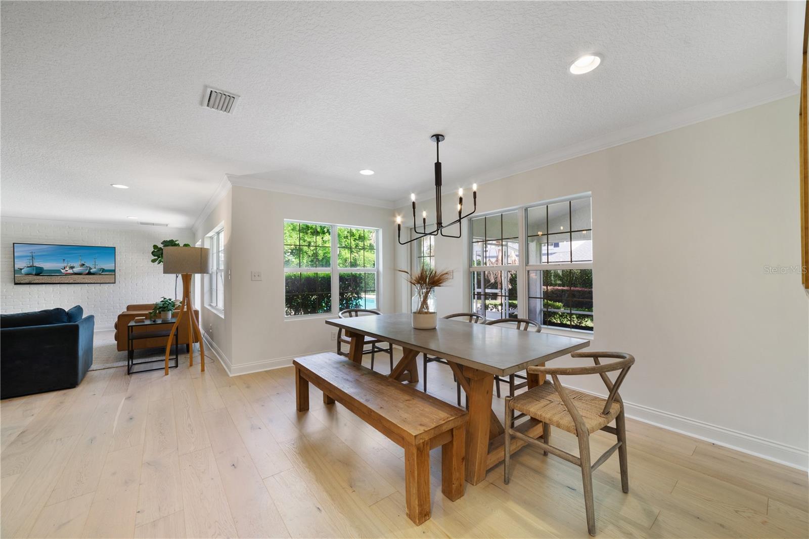 1615 KING ARTHUR CIR
