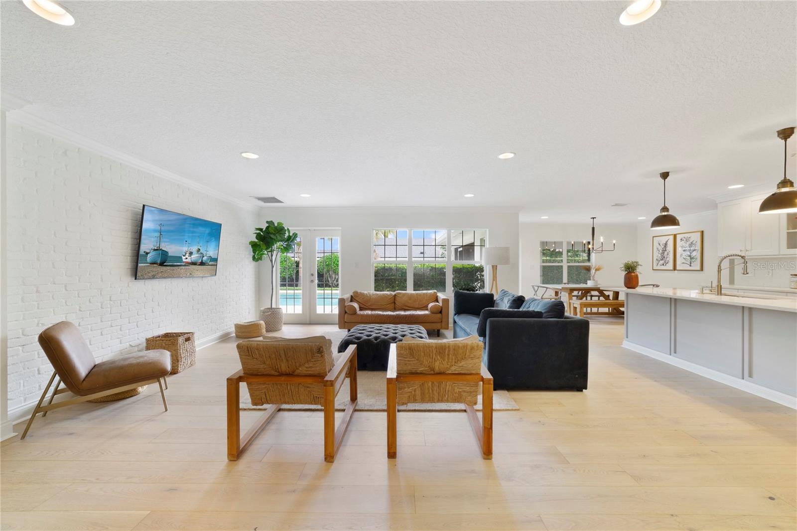 1615 KING ARTHUR CIR
