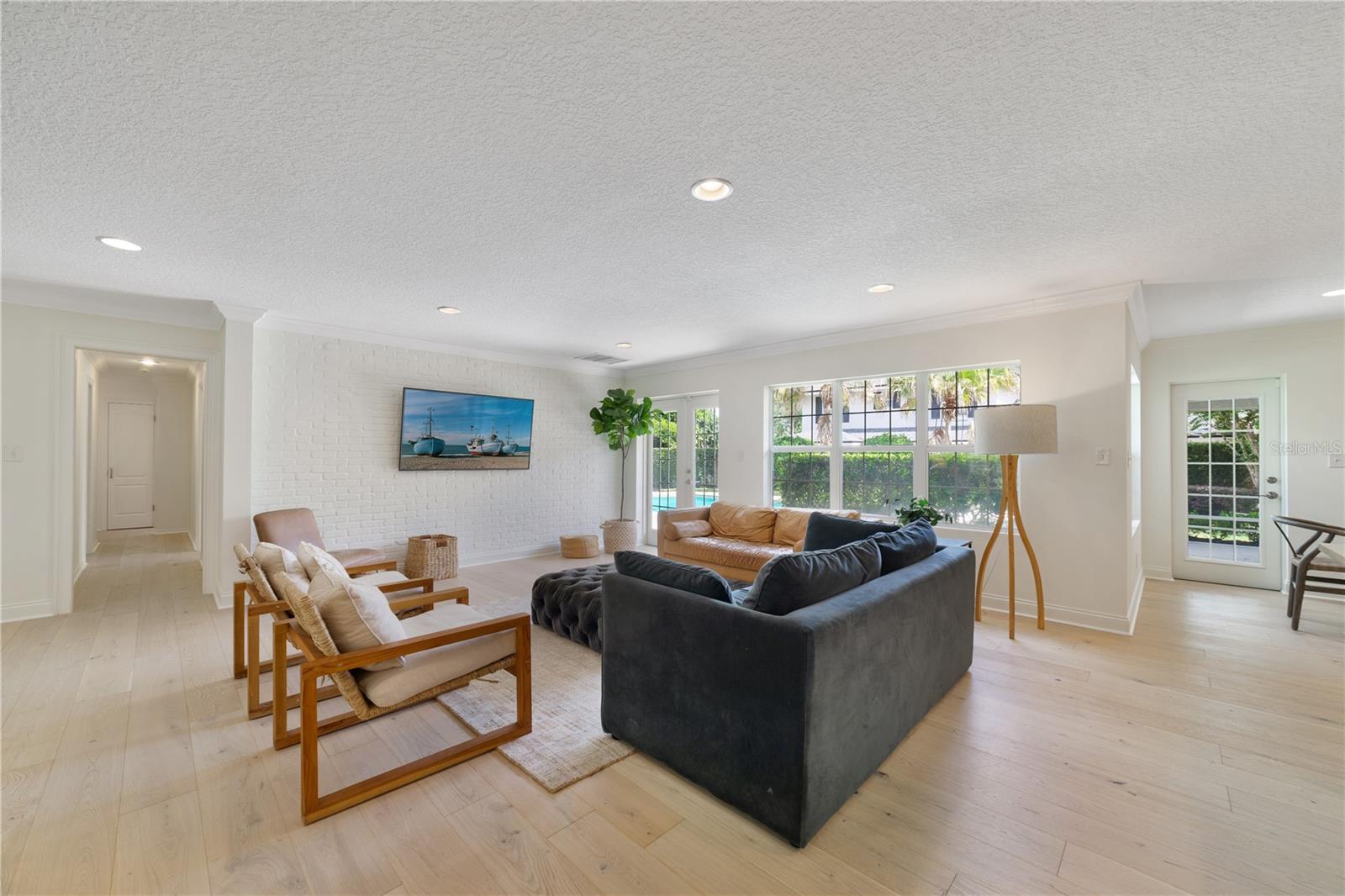 1615 KING ARTHUR CIR